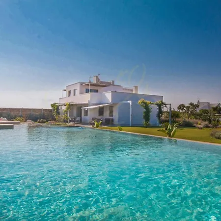 Td Ponente Luxury With Sea View Pool Ferienhaus *